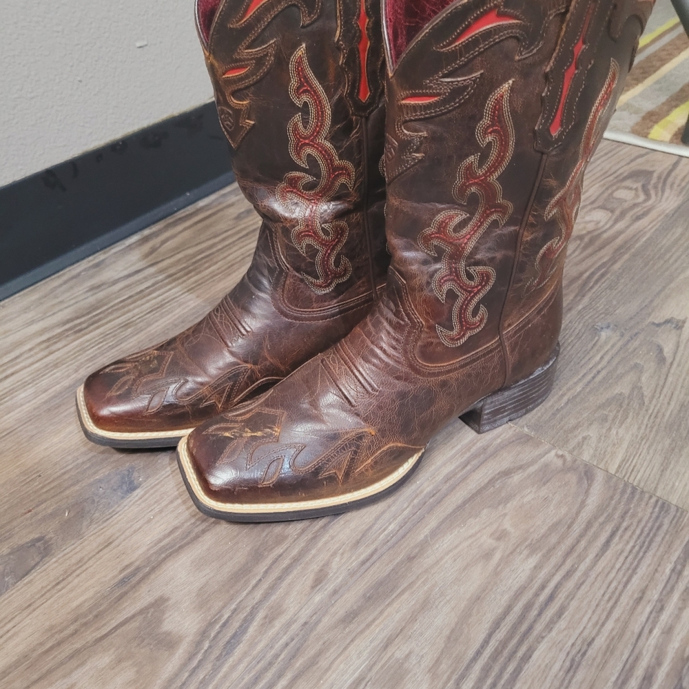 Ariat sidekick boots size 10b